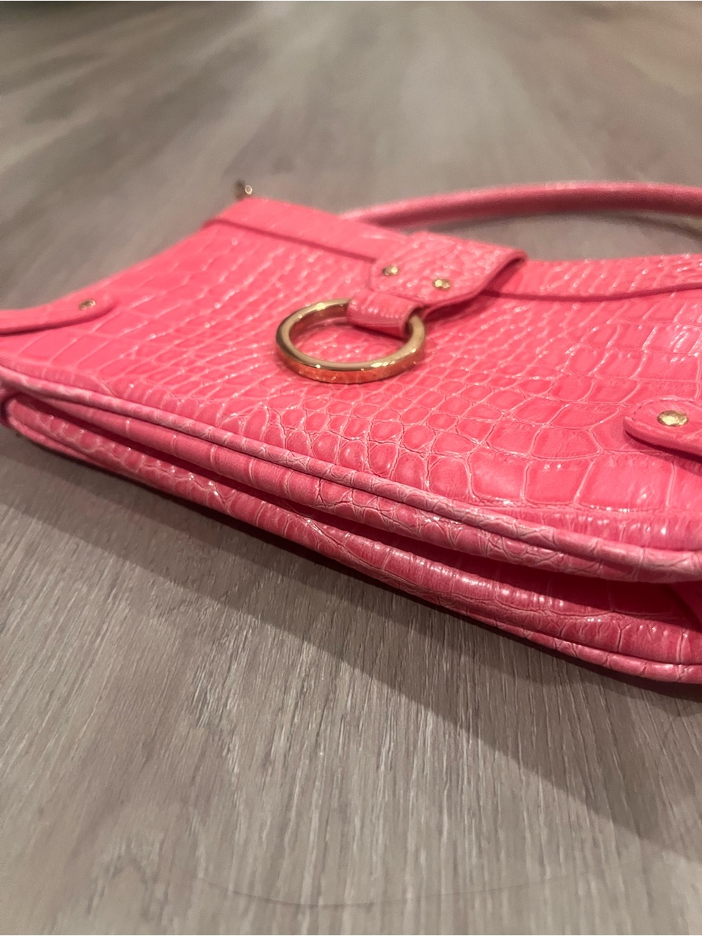 Liz Claiborne Pink Croc-Embossed Shoulder Bag with Gold Ring - Picture 4 of 10